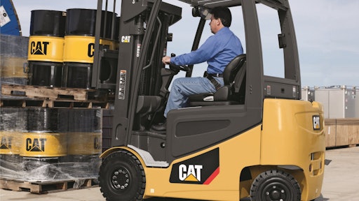 The CAT 2EPC5000 features an adjustable operator compartment and standard fingertip hydraulic controls for comfort.