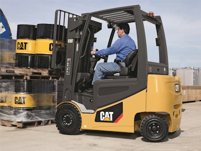 The CAT 2EPC5000 features an adjustable operator compartment and standard fingertip hydraulic controls for comfort.