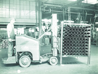 The 1928 CLARK Tructier was an internal combustion powered lift truck that featured hydraulics to elevate a load as well as front-wheel drive.