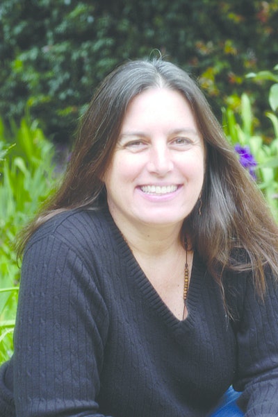 Lara New Headshot 11456582
