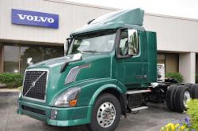 Volvo Cng Powered Vnl Daycab 250x166