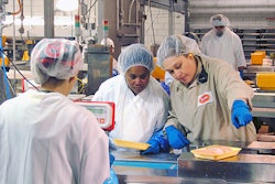 Tyson FoodProduction Chicken2 500x300 551c21d9778dc