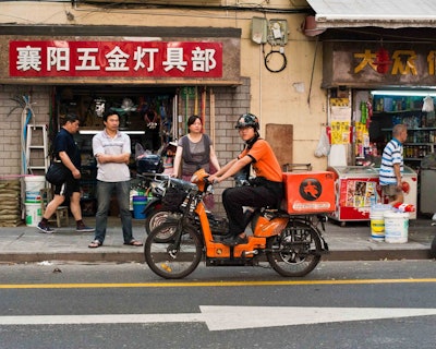 The growing fleet of motorbike couriers on Chinese roads is the latest challenge to long-established but struggling Western companies such as McDonald’s Corp. and Yum Brands Inc., which owns KFC and Pizza Hut outlets.