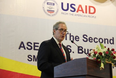 Agriculture Secretary Tom Vilsack and U.S. Trade Representative Michael Froman (pictured above) announced that the U.S. government has reached agreement with the government of Peru to remove barriers for U.S. beef exports to Peru that have remained in effect since 2003.