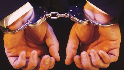 handcuffs in use 582c86608b965