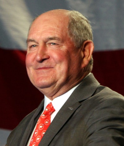 Sonny Perdue at rally 58dd5697e8329