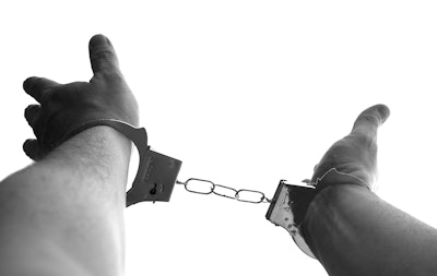 handcuffs 921290 1920 58d5433709c62