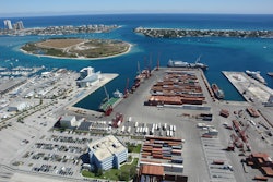Port of palm beach harbour 58ffc958a1445