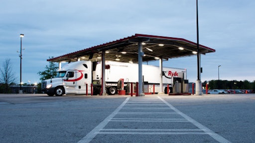 ryder truck at pump 591dc0aa91e7a
