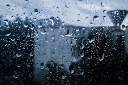 Splash Rain Window Drops Storm 1890407 59944b06812b4