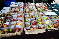 2048px Stroud Farmers Market apple selection Flickr BazzaDaRambler 59bb4df03ca3a