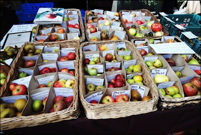 2048px Stroud Farmers Market apple selection Flickr BazzaDaRambler 59bb4df03ca3a