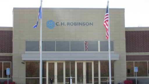 C H Robinson HQ entrance 59af049d6fab5