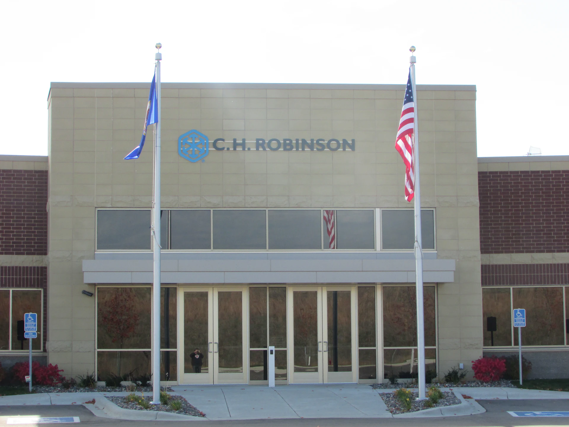 C H Robinson Acquires Milgram Company Expands Global Network Food Logistics Molya, obsdete nyakoi ot vtreshnite tehnologichni postizheniya na ch robinson, osobeno scho se otnasya do. c h robinson acquires milgram