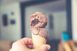 ice cream chocolate cone 59f34b715a0e0
