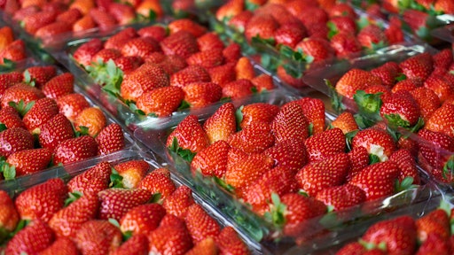 4k Wallpaper Berries Blur 1435296
