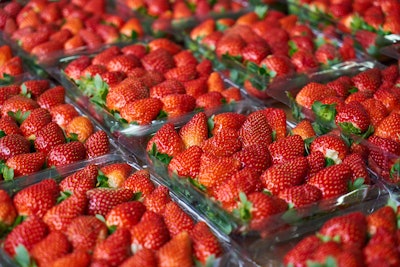 4k Wallpaper Berries Blur 1435296
