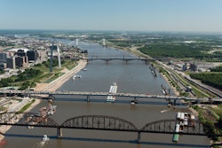 Barge Traffic Mississippi River Stl