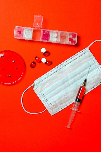 Syringe And Pills With Petri Dish 3786124