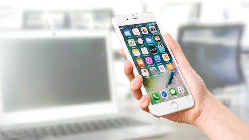 Person Holding Silver Iphone 7 887751