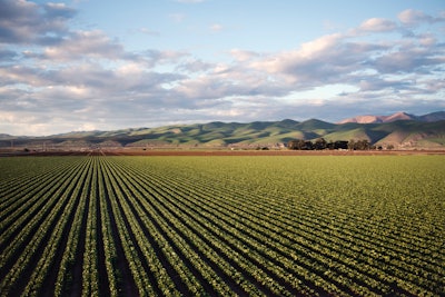 Photo Of Green Field Near Mountains 974314