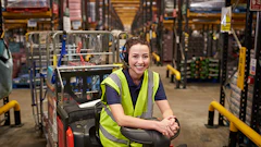 Voice picking optimizes worker tasks.