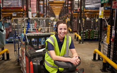 Voice picking optimizes worker tasks.