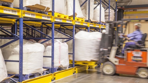 Steel King Pallet Flow Forklift Unload View