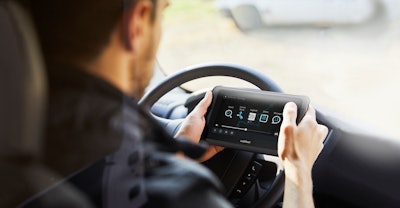 Device In Use1 Pro8475