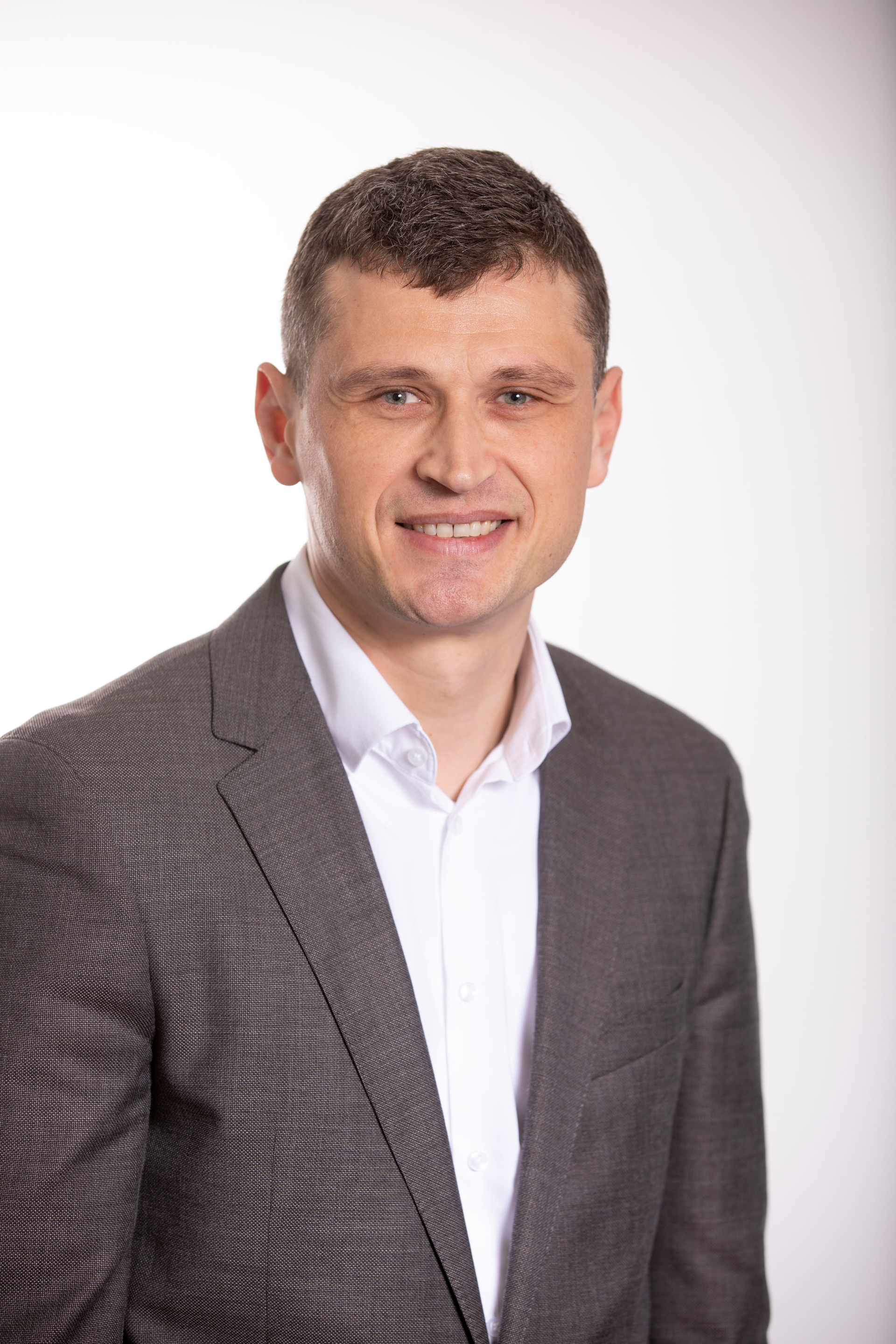 Mi R Volodymyr Vovk Headshot