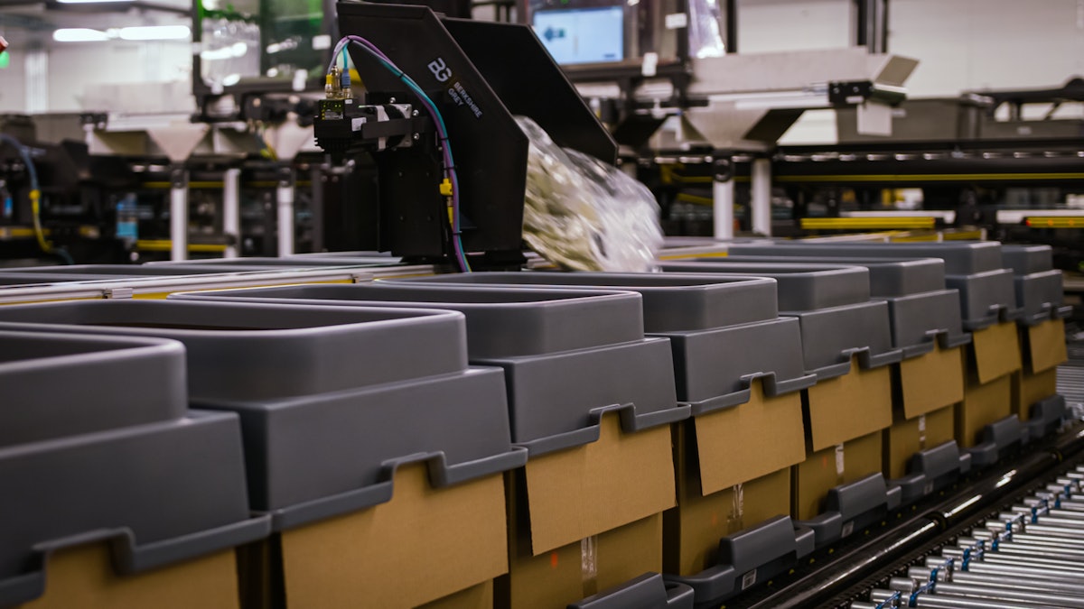 Robotic Shuttle Product Sortation Solution to Accelerate Grocery Store