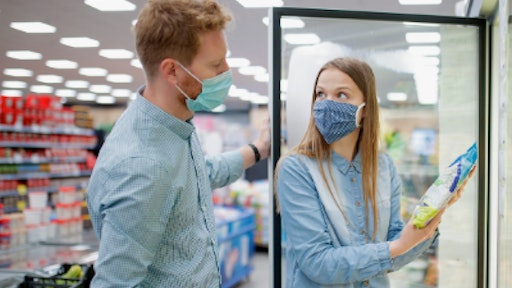 Affi Shoppers With Masks