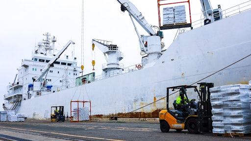 The Jacksonville Port Authority (JAXPORT) and its terminal operating partner, Enstructure, moved 4,500 tons of frozen poultry in a single breakbulk shipment onto cargo vessel Green Guatemala in December 2021.