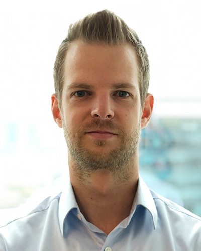 Tobias Grabler Portrait 1 Topo Headshot