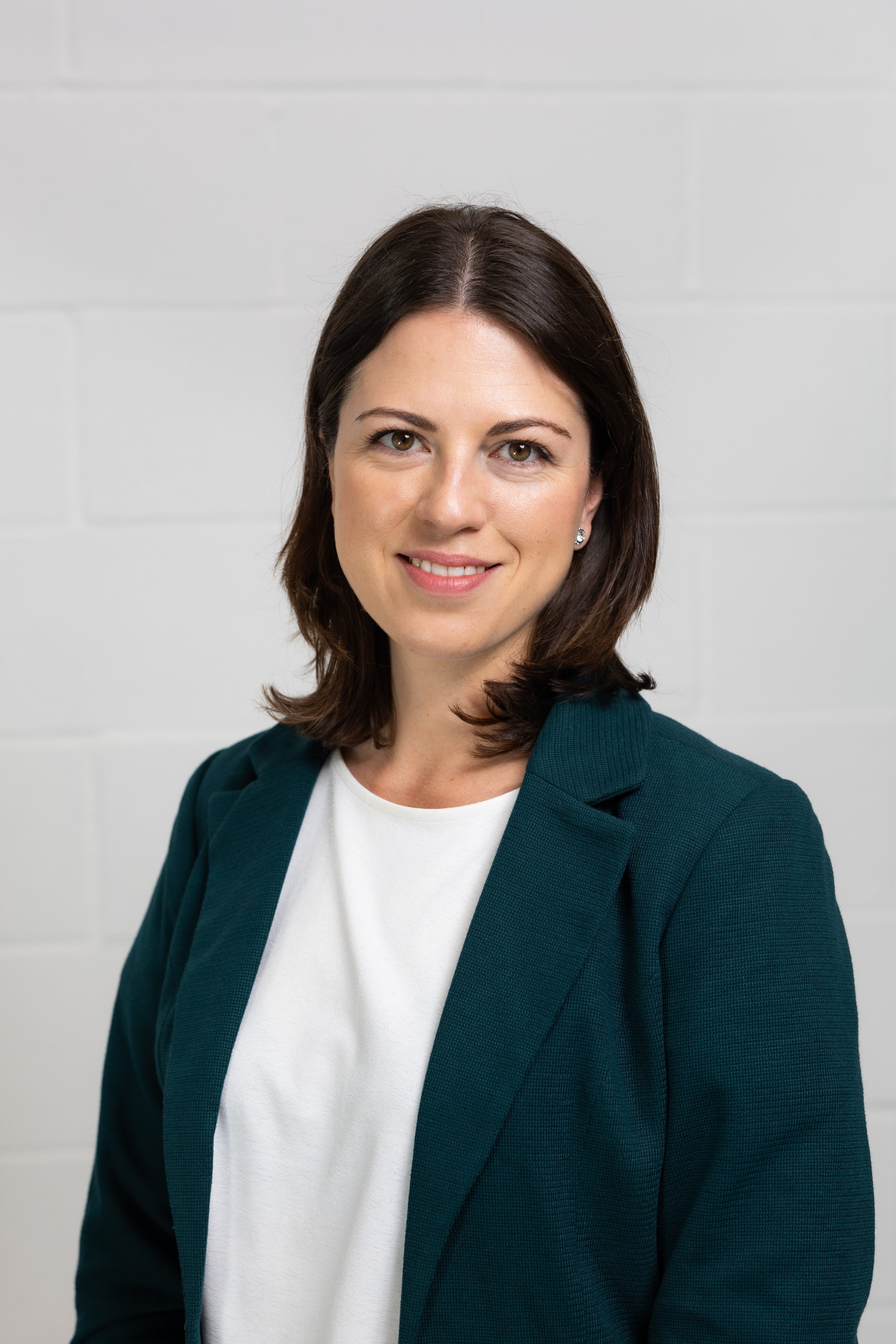 R62 9779 Headshot