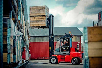 Kalmar’s DCF50-90 forklift truck is designed to boost operational efficiency and provide the driver with a high level of comfort, for continuous operations.