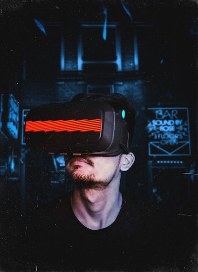 Person Wearing Vr Goggles 2007647