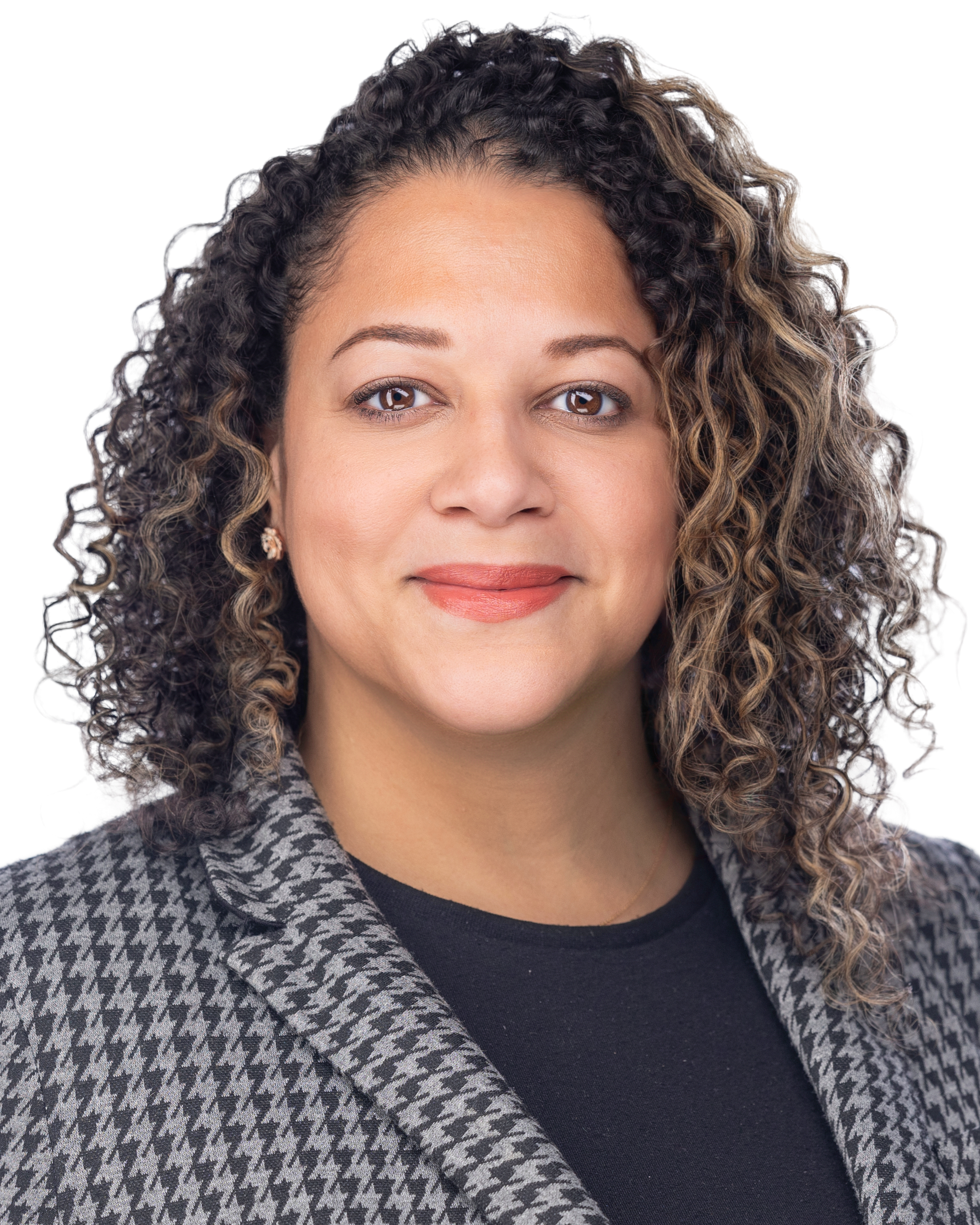 Avendra Natily Santos Headshot2023 (1) (1) Headshot